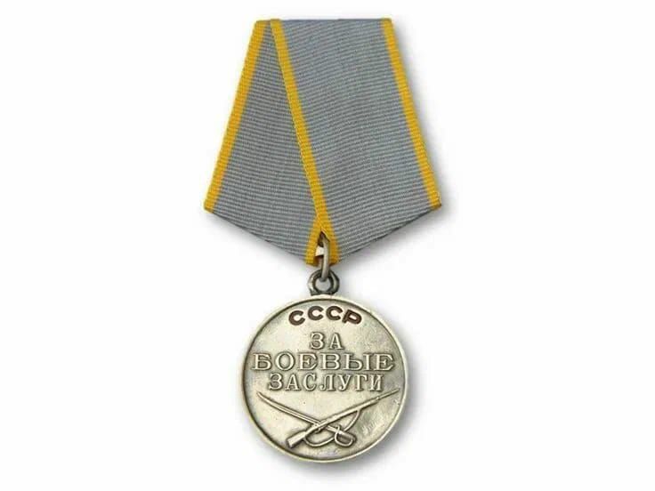 Внучка боевого офицера следует заветам деда