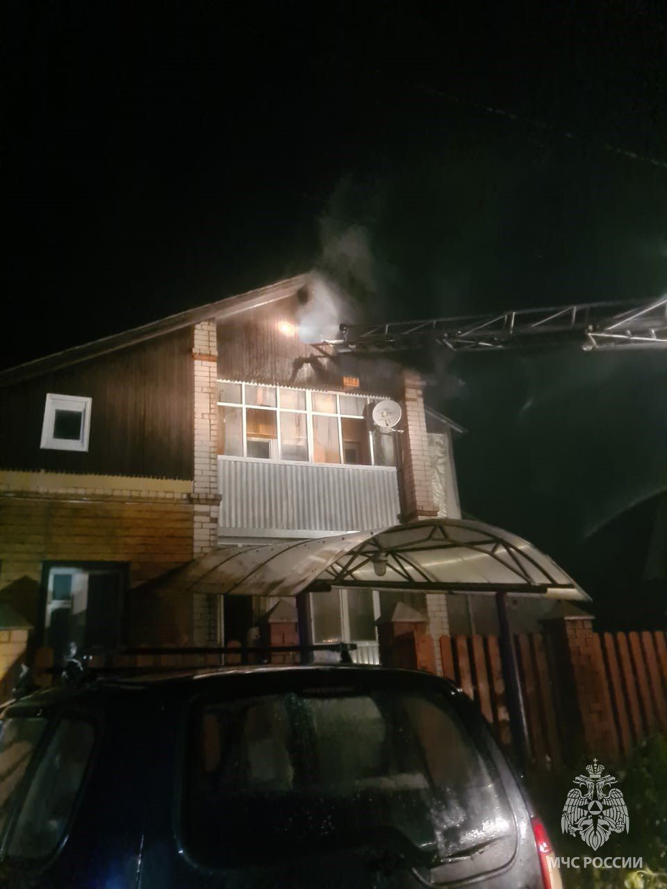 В понедельник в Зеленодольске сгорели две дачи и дом из-за неисправности электрооборудования