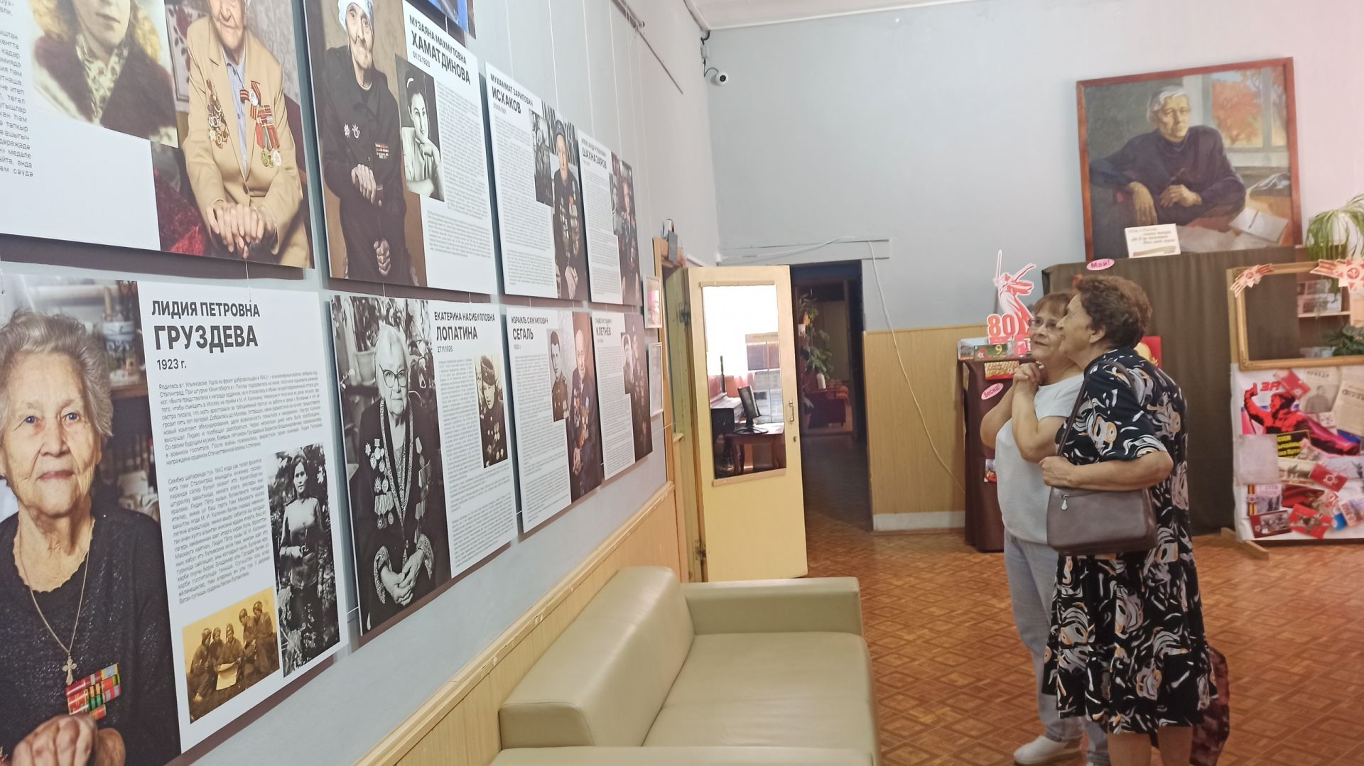 В Центральной библиотеке Зеленодольска проходит фотовыставка «От героев былых времён...»