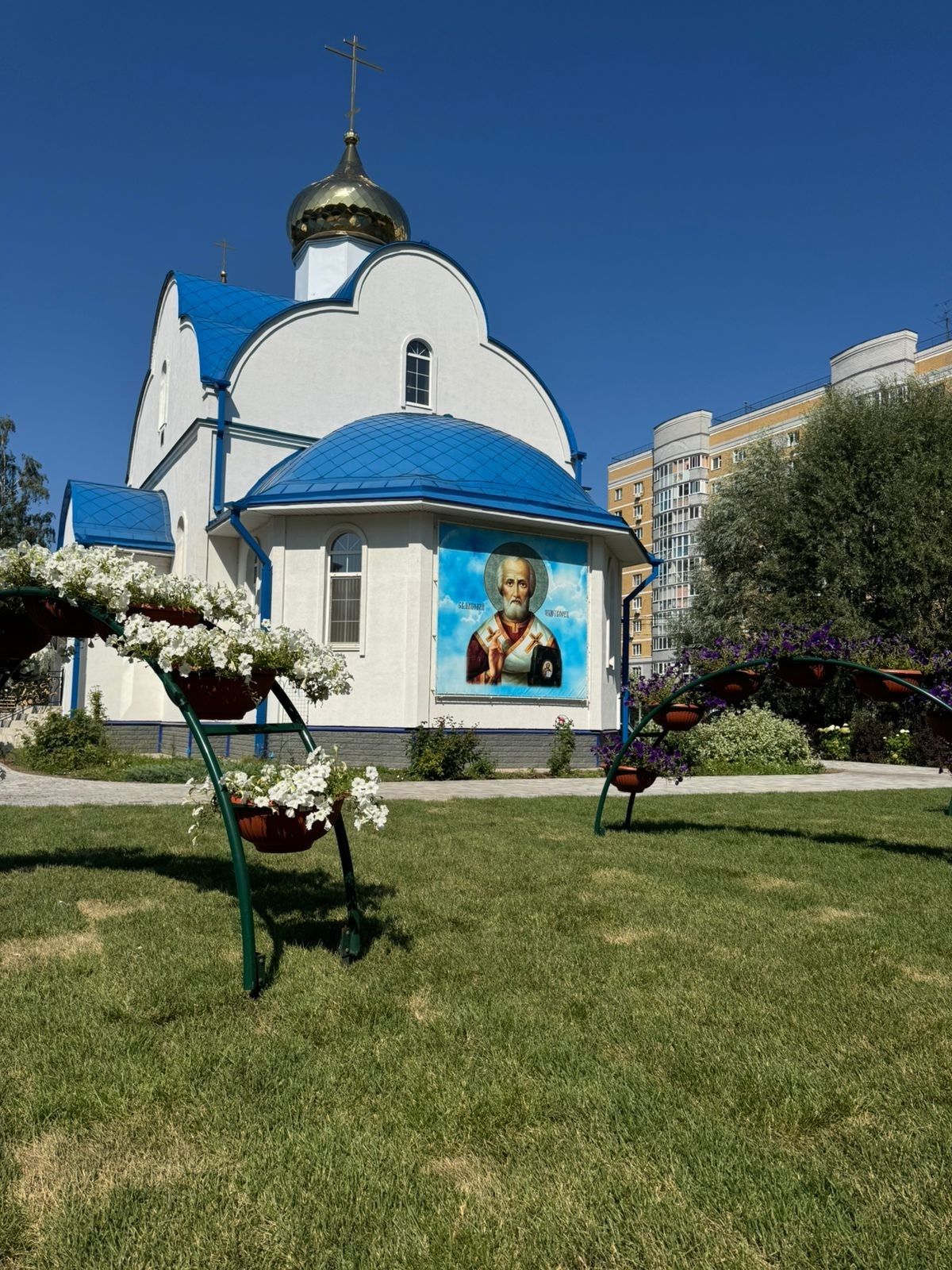 В Зеленодольске преобразилась территория прихода свт. Николая Чудотворца