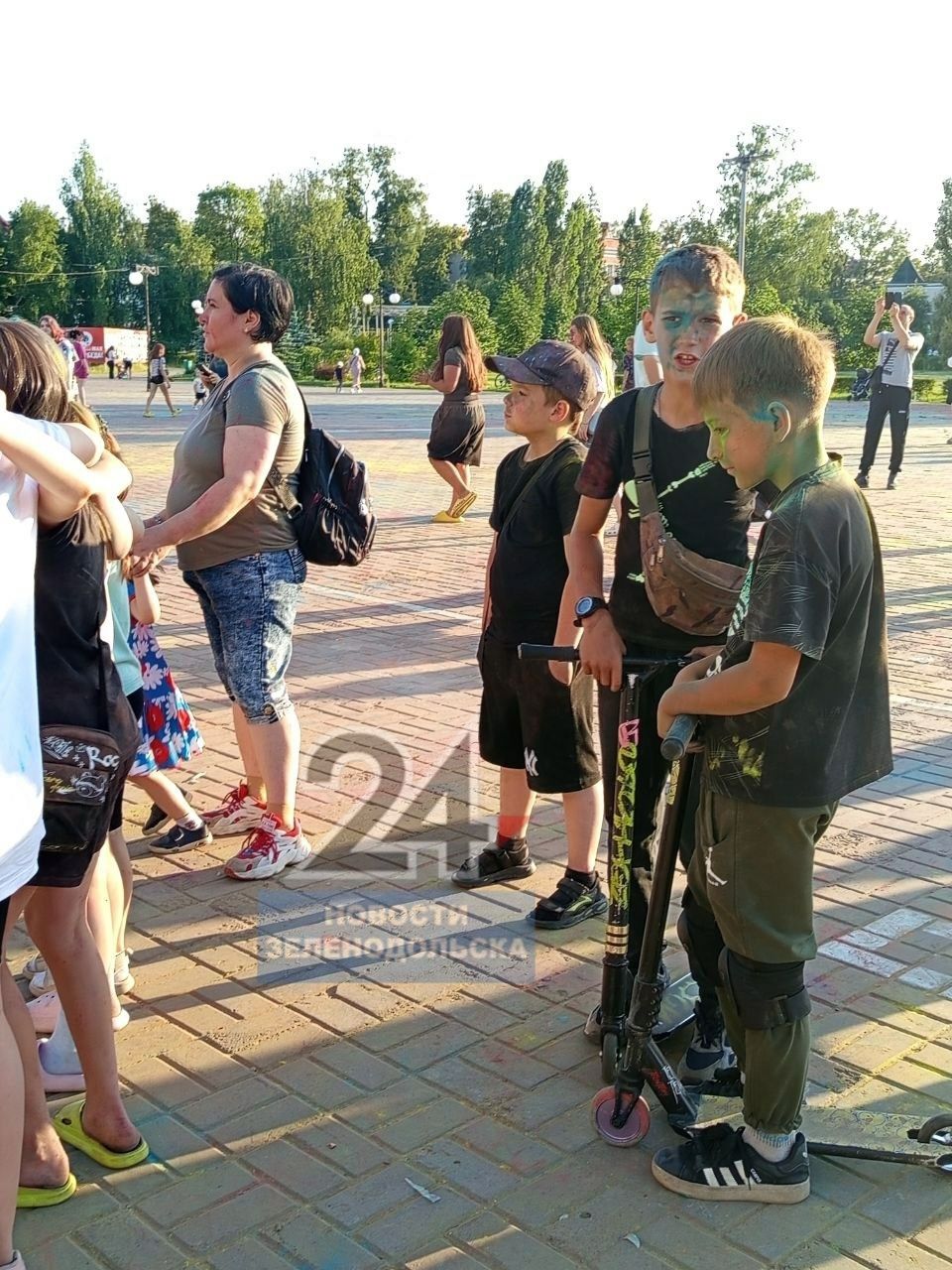 Летнее веселье в красках: в Зеленодольске прошел Фестиваль красок