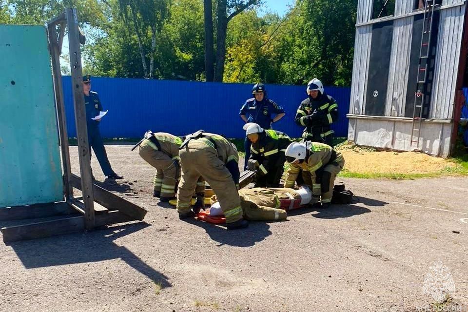 В Зеленодольске пожарные провели соревнования по боевому развертыванию