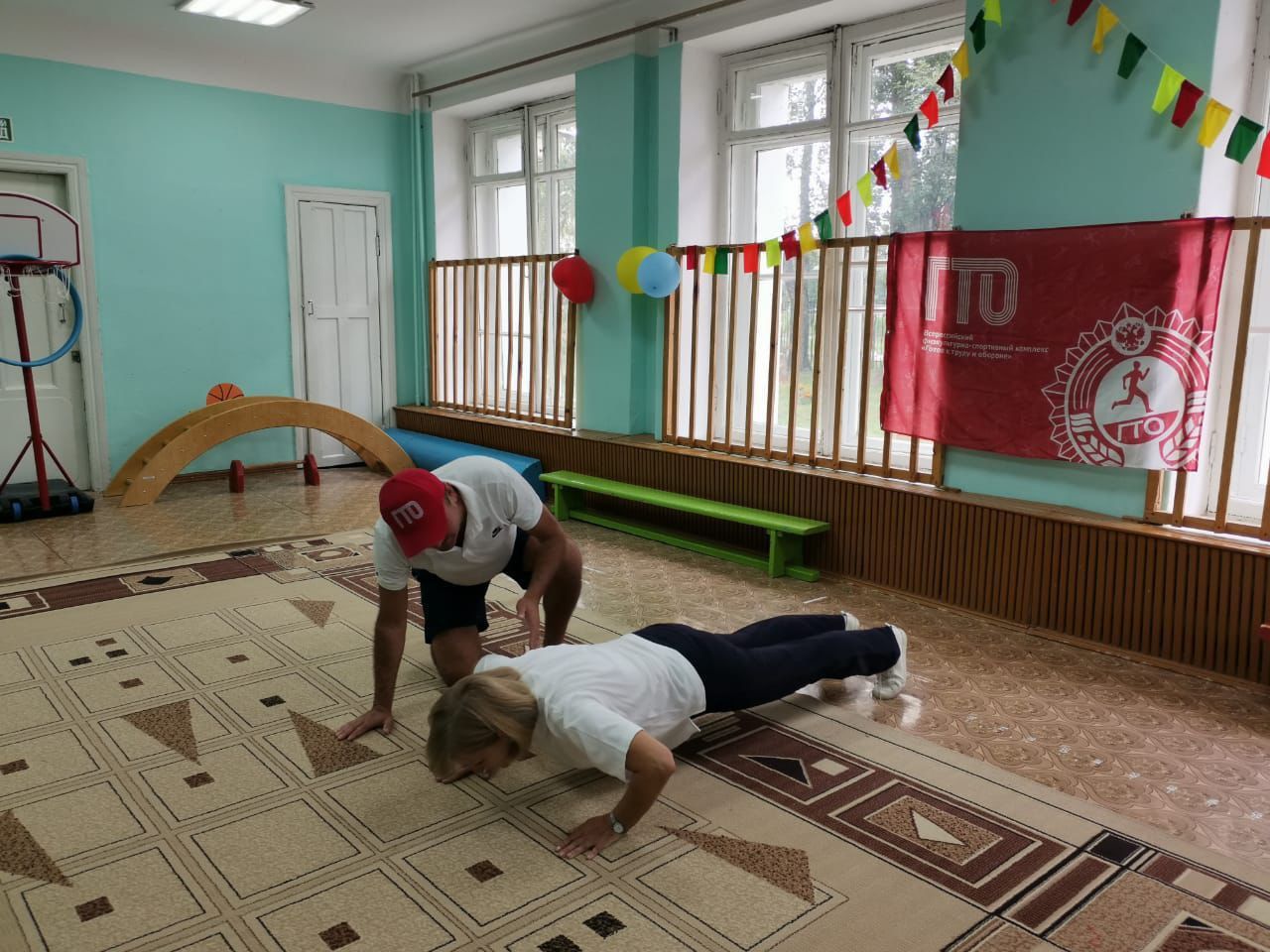Сотрудники детского сада № 22 «Малыш» успешно сдали нормативы ГТО