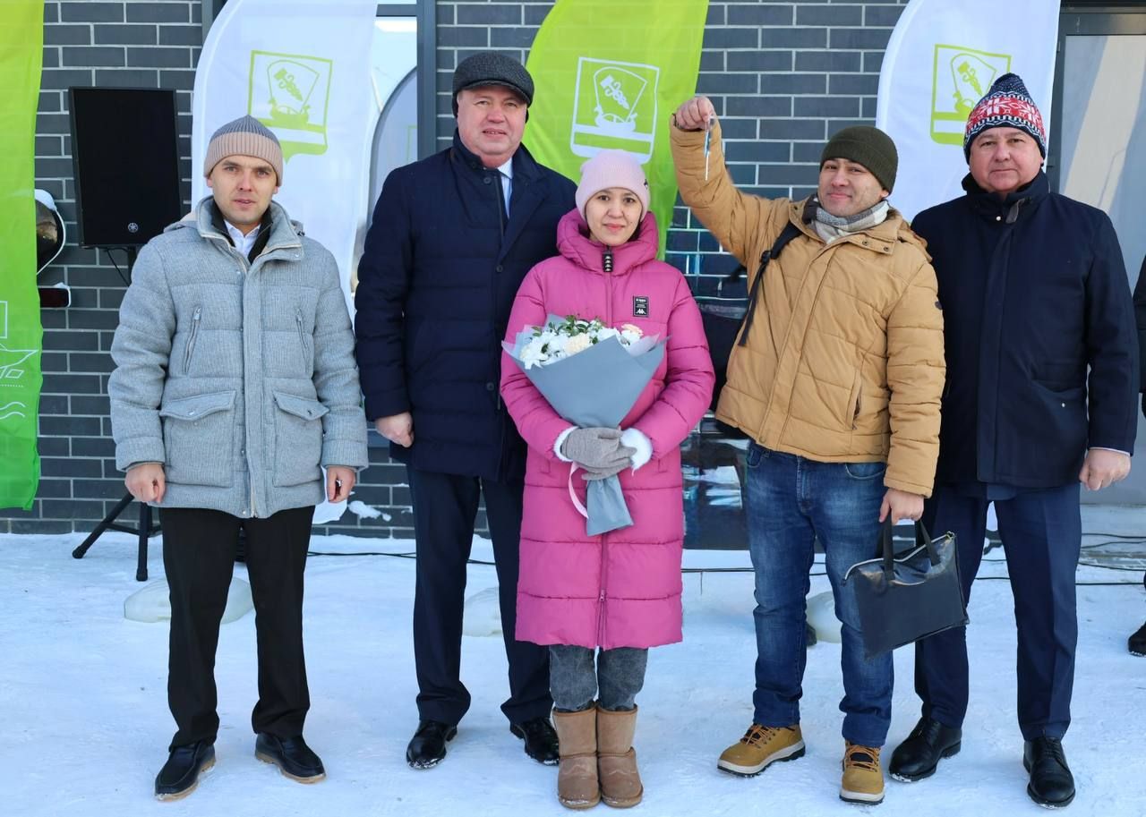 В Зеленодольске состоялась торжественная церемония передачи ключей жильцам новых домов