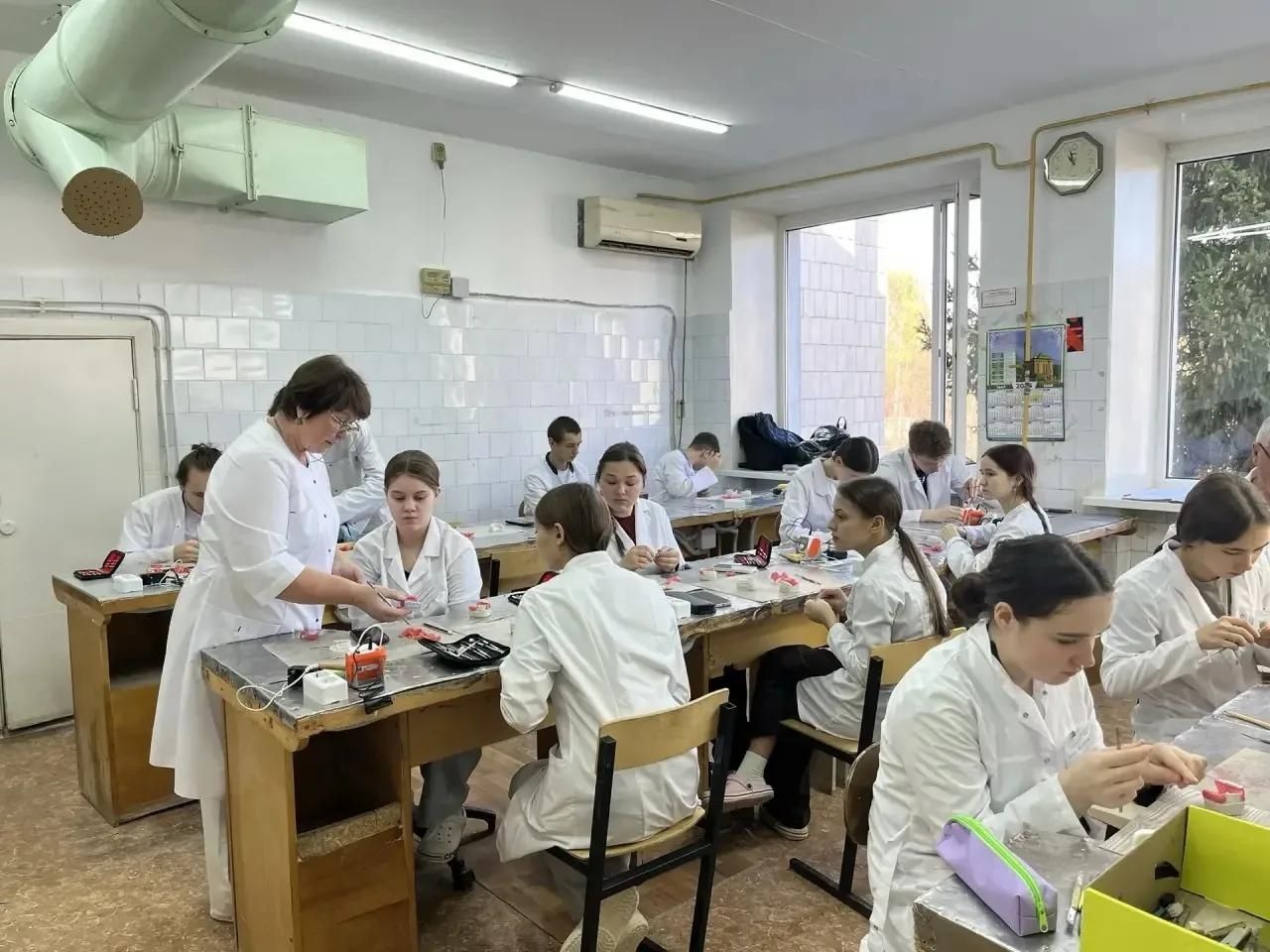 В Зеленодольске начали готовить зубных техников