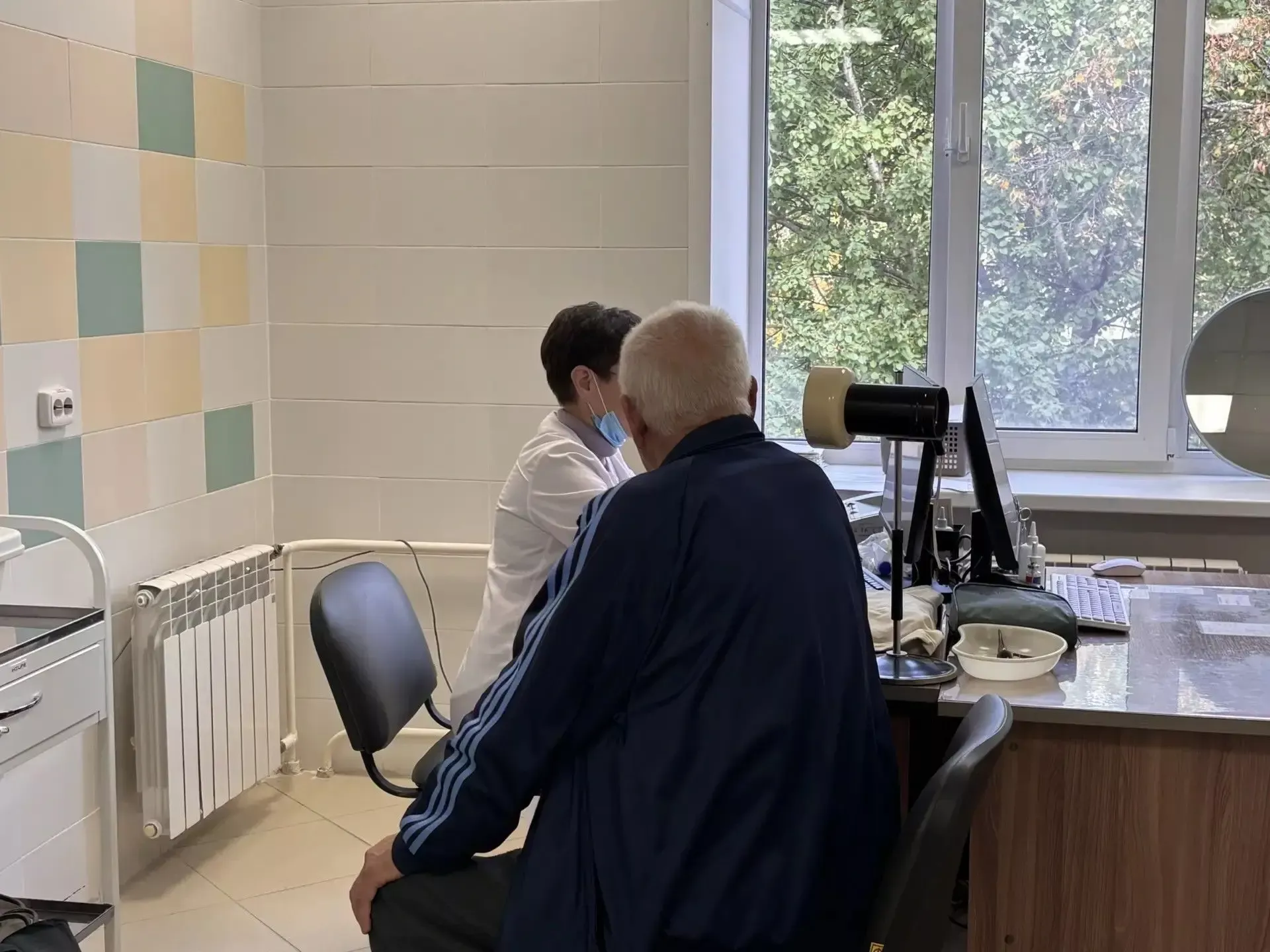 Специалисты РКБ провели выдачу слуховых аппаратов в Зеленодольске