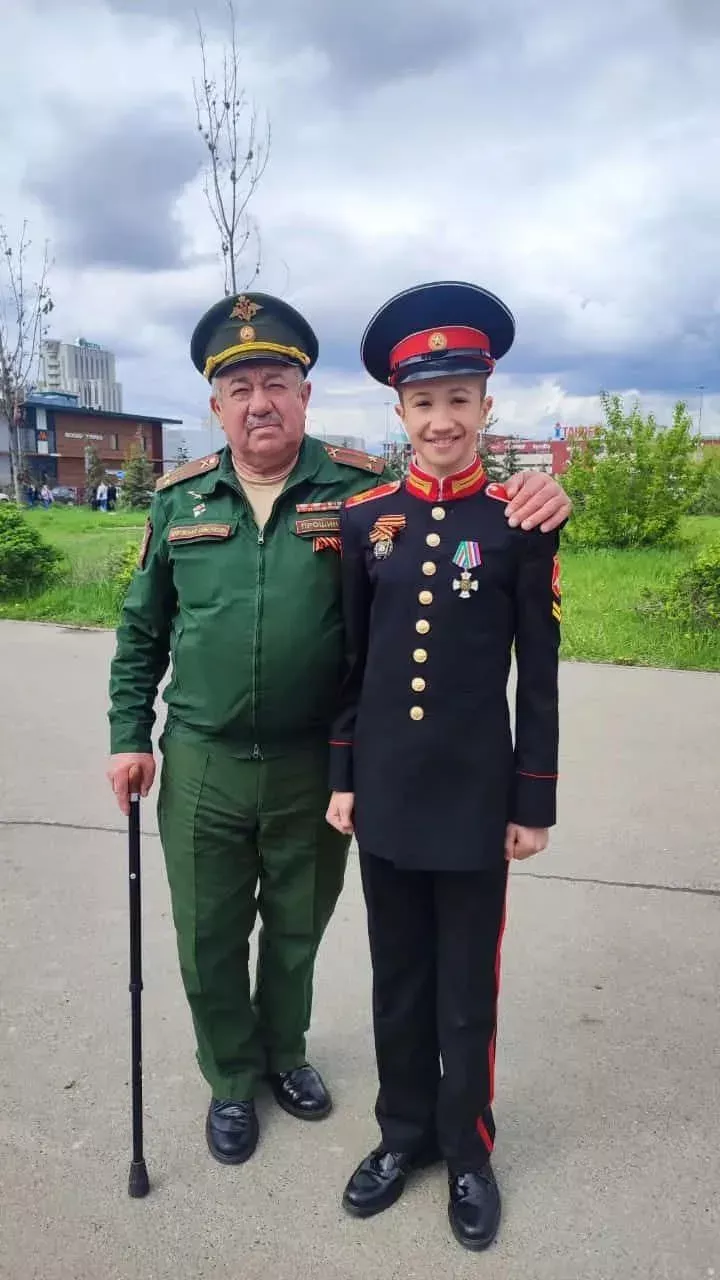 В День наставника в Минпросвещения наградили педагога-офицера Геннадия Прошина