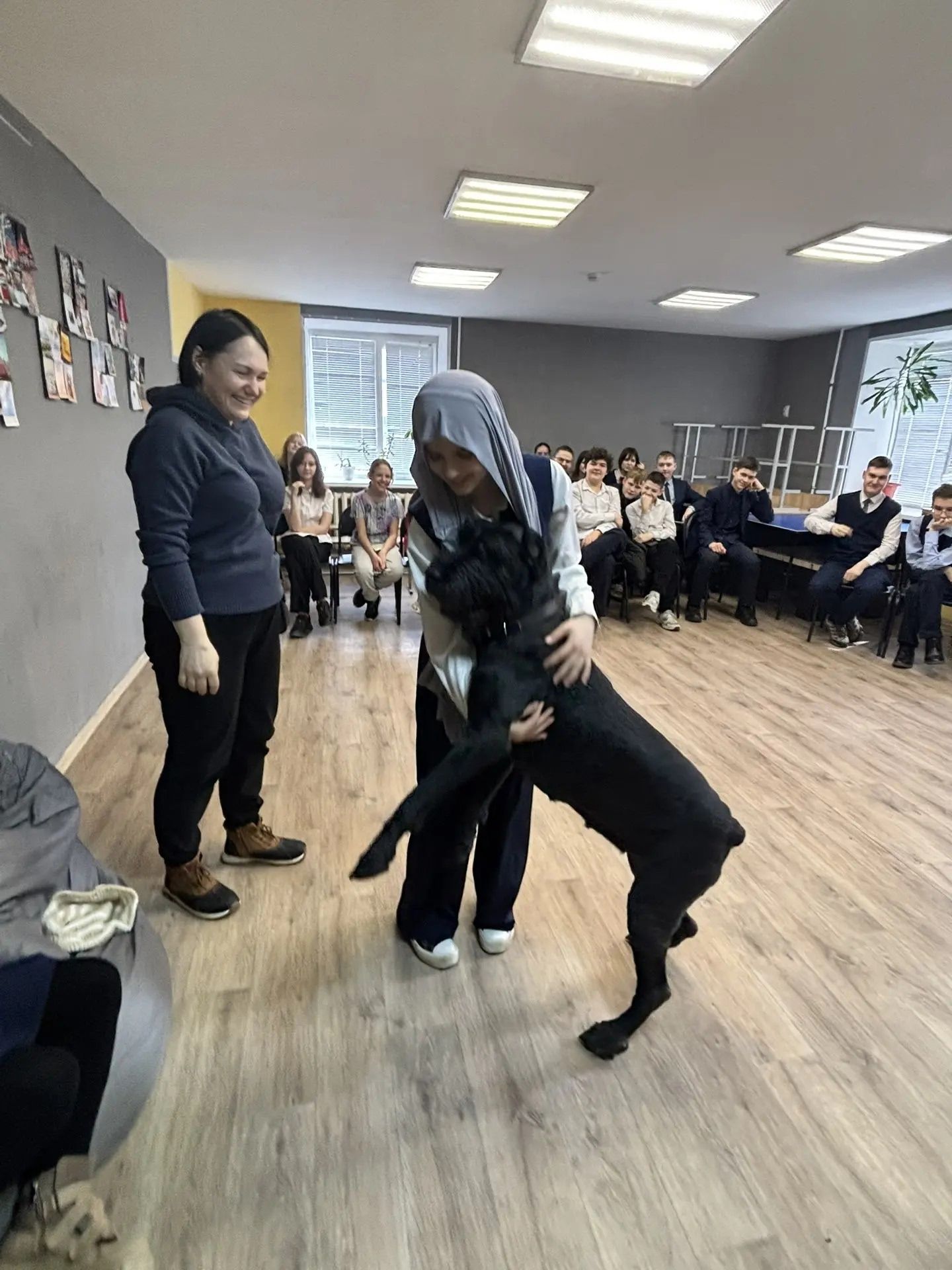 Профессиональный кинолог провела встречу в подростковом клубе