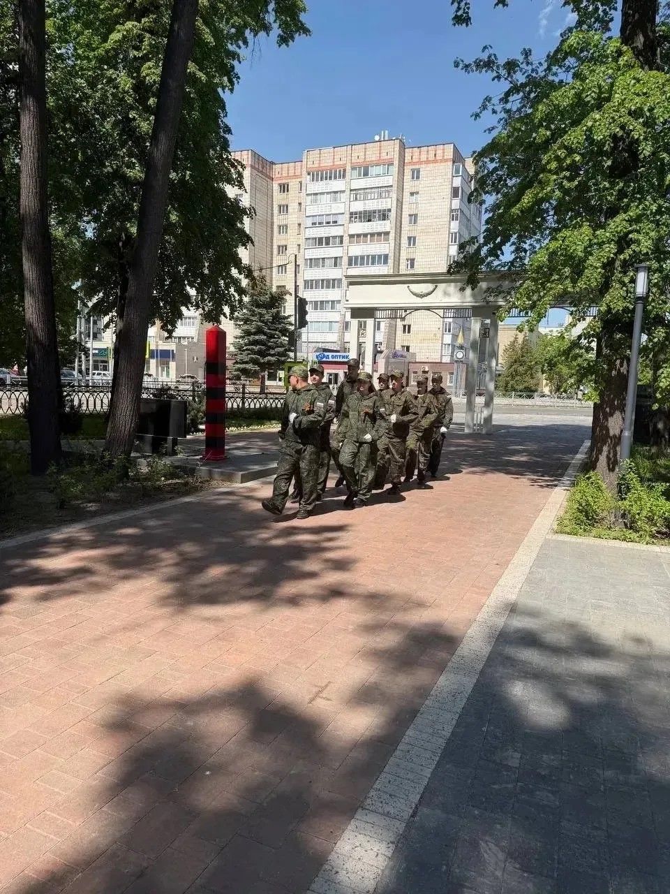В городском Парке Победы продолжают нести Вахту Памяти ученики зеленодольских школ