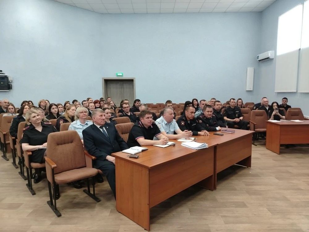 Знак «За заслуги в укреплении правопорядка»  вручили Алексею Карину