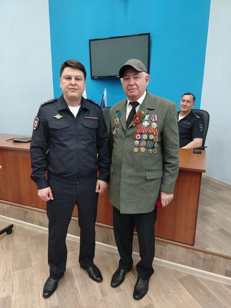 Знак «За заслуги в укреплении правопорядка»  вручили Алексею Карину