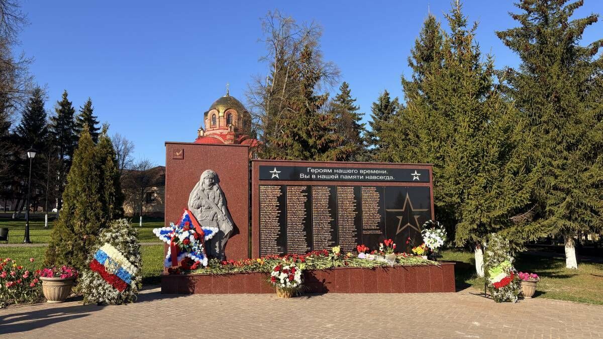 Александр Лапин побывал на открытии мемориала участникам СВО в Лаишево
