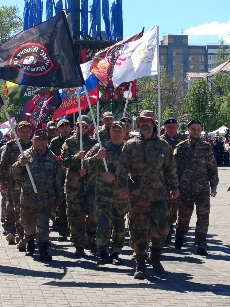 Парадные расчеты прошли колоннами по главной площади Зеленодольска