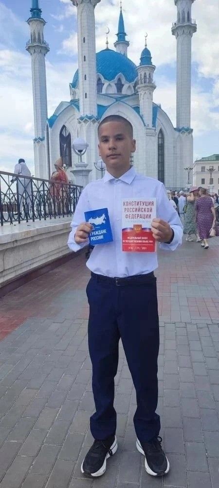 Зеленодольским школьникам вручены паспорта в Казанском Кремле