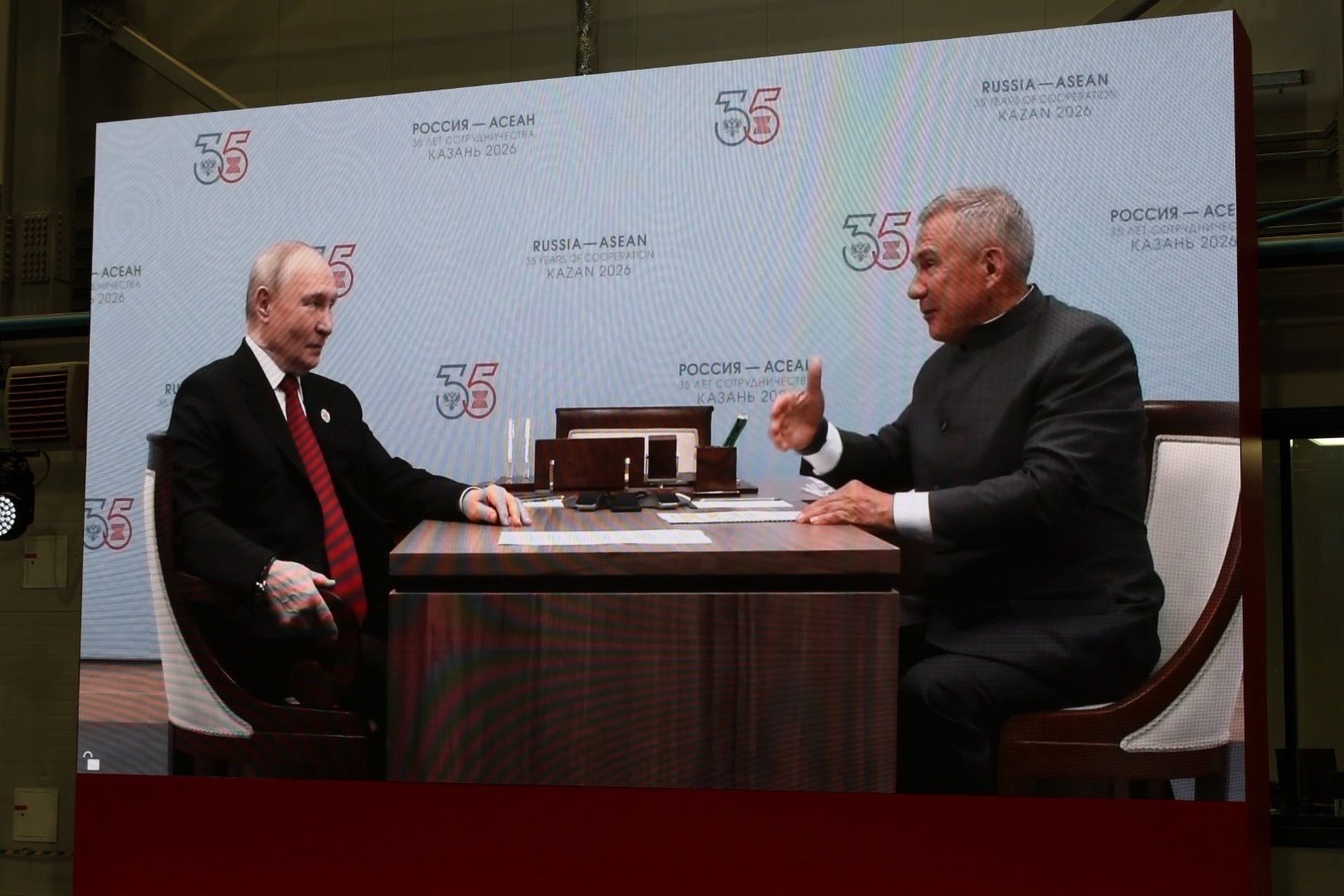 Владимир Путин дал старт работе сборочно-испытательного комплекса АО «Казанькомпрессормаш» в Зеленодольске