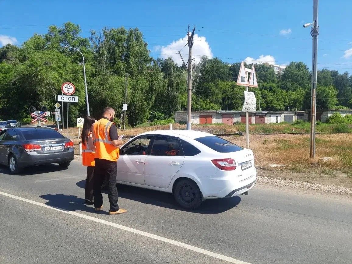 Водителям напомнили о правилах переезда через ж/д пути