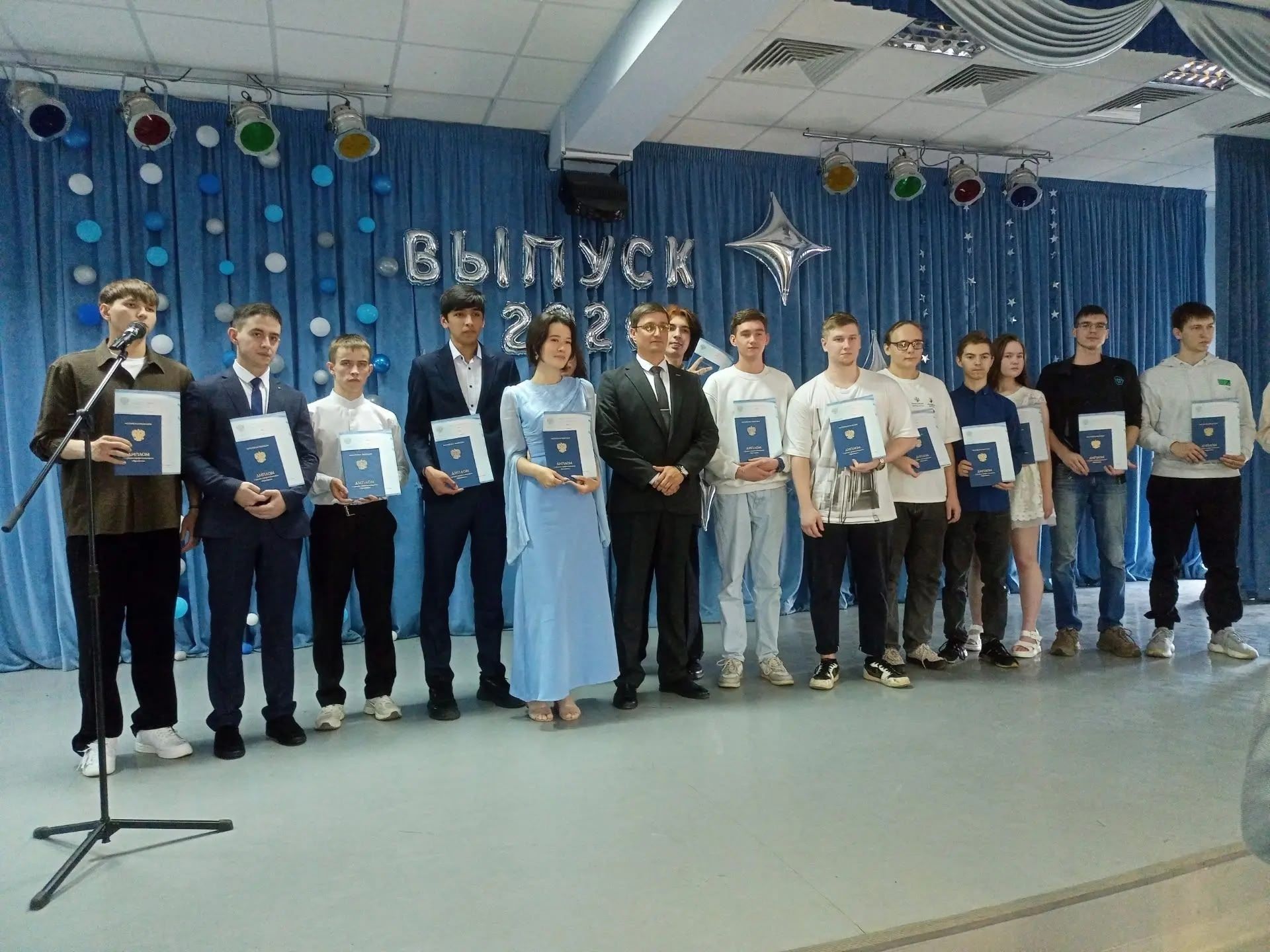 В Зеленодольском механическом колледже прошла церемония вручения дипломов 233 выпускникам