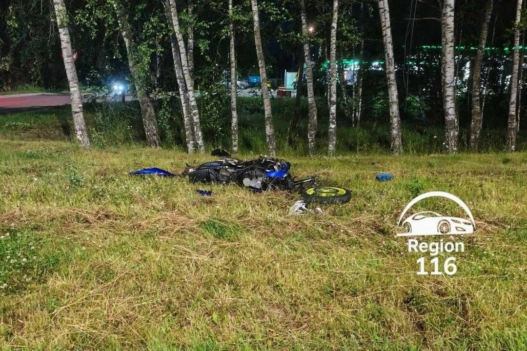 В результате ДТП с мотоциклом и минивэном в Казани пострадали 4 человека