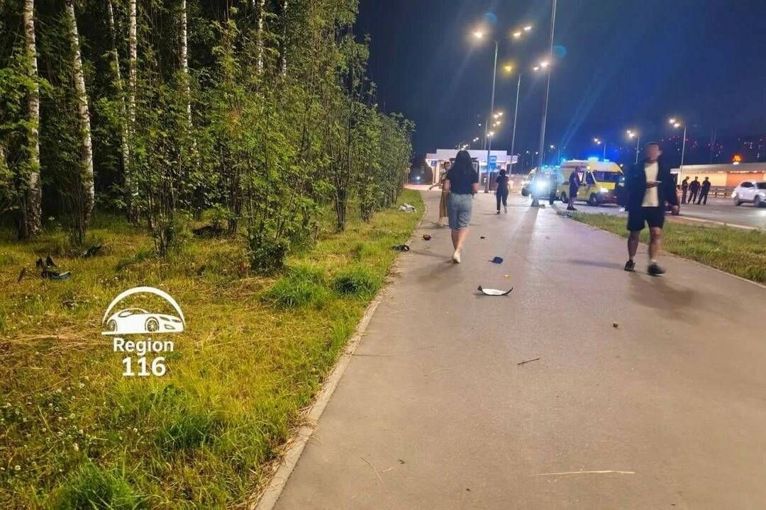 В результате ДТП с мотоциклом и минивэном в Казани пострадали 4 человека