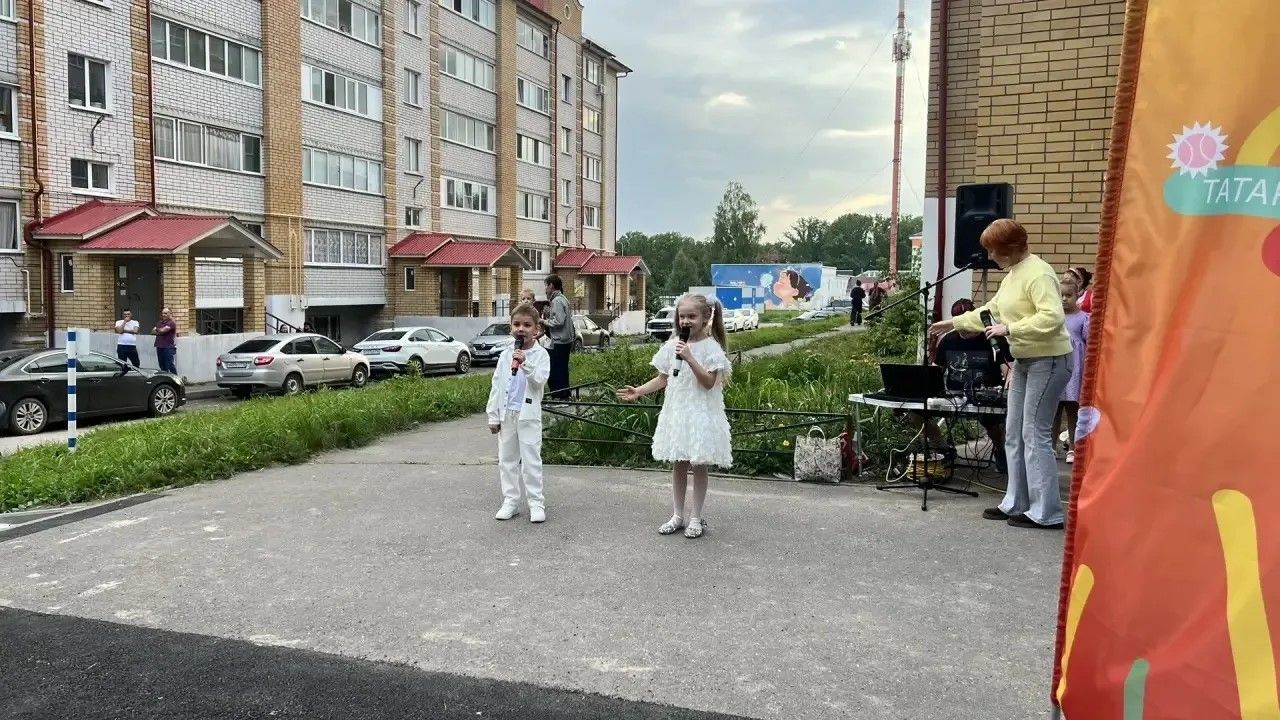 Во двое дома по улице Стахановской в Васильево  прошёл день двора