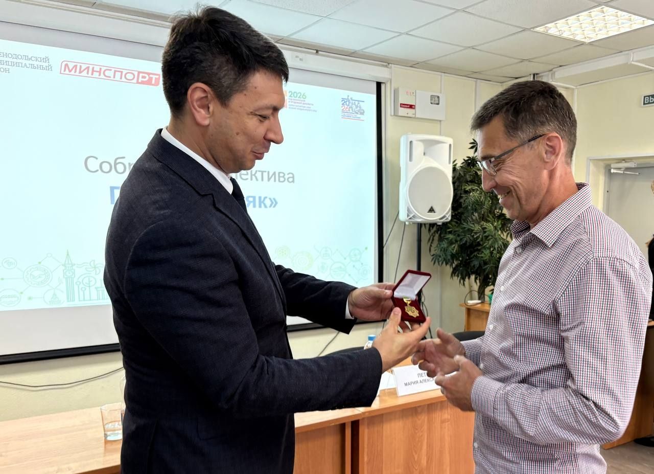 Заместитель министра спорта РТ Ильдар Садриев посетил с рабочим визитом СК «Маяк»