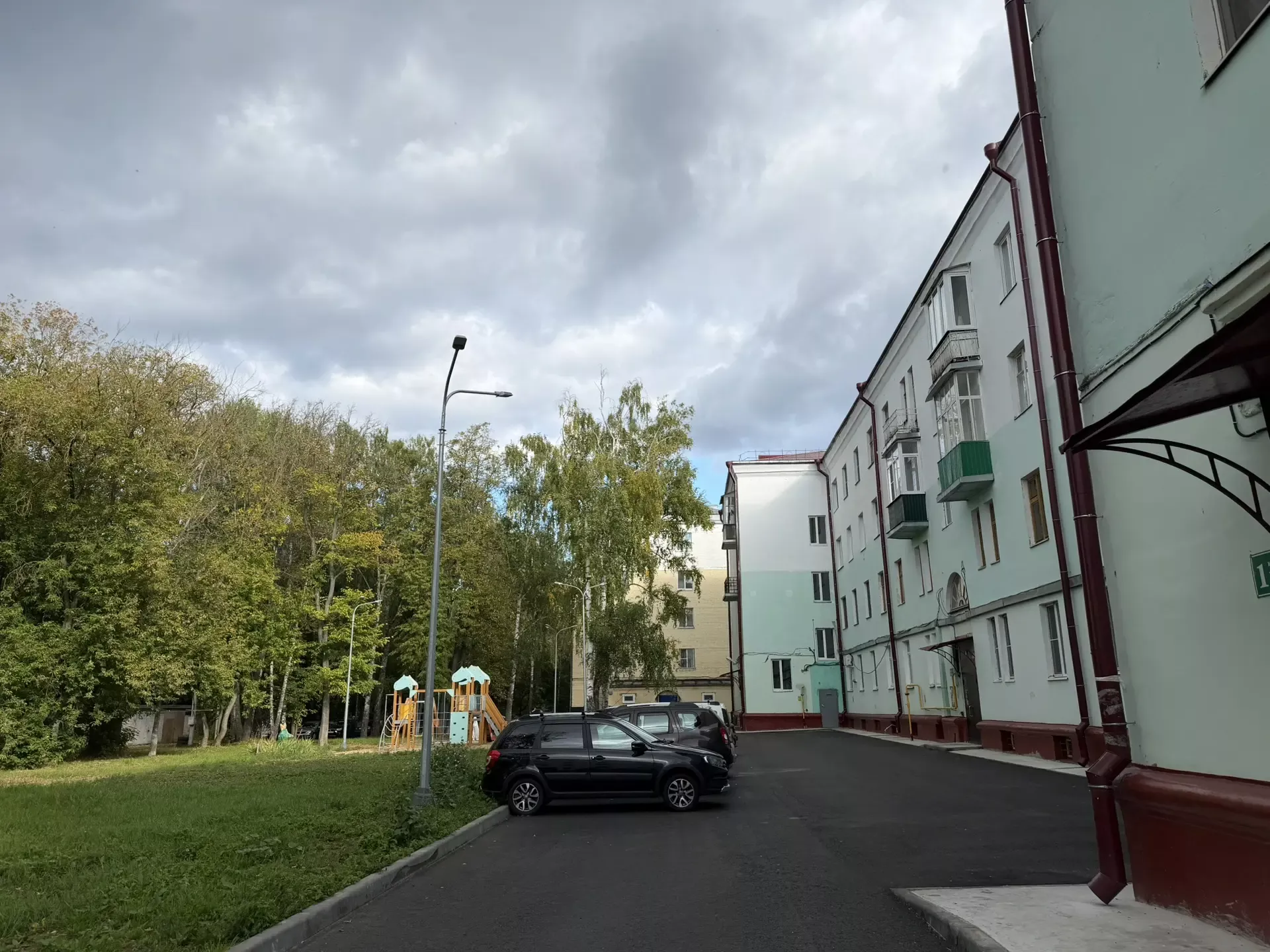 В Зеленодольске благоустроили дворы на улице Ленина по программе «Наш двор»