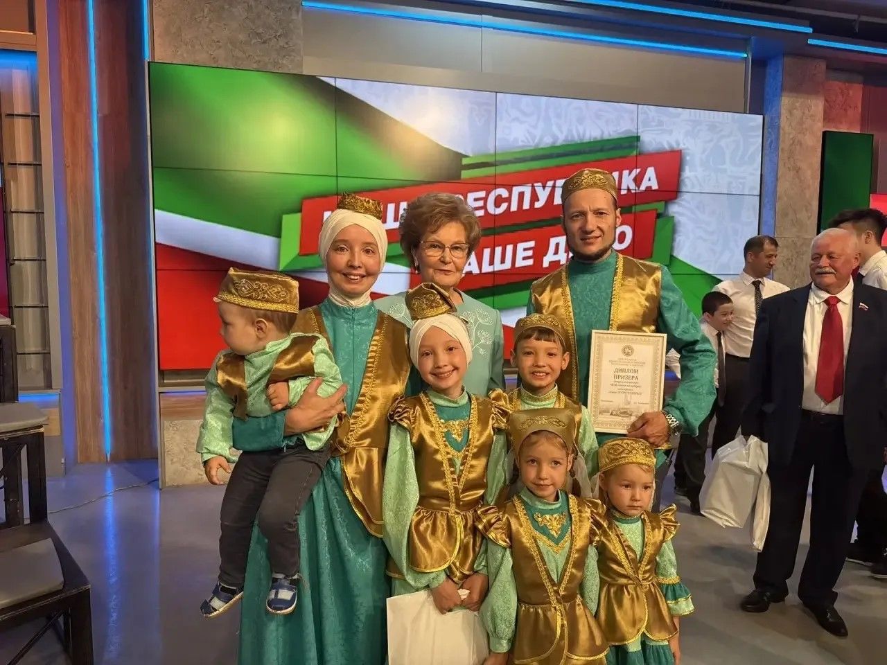 Семья Нуруллиных — финалисты Республиканского конкурса видеороликов «Всей семьёй на выборы»