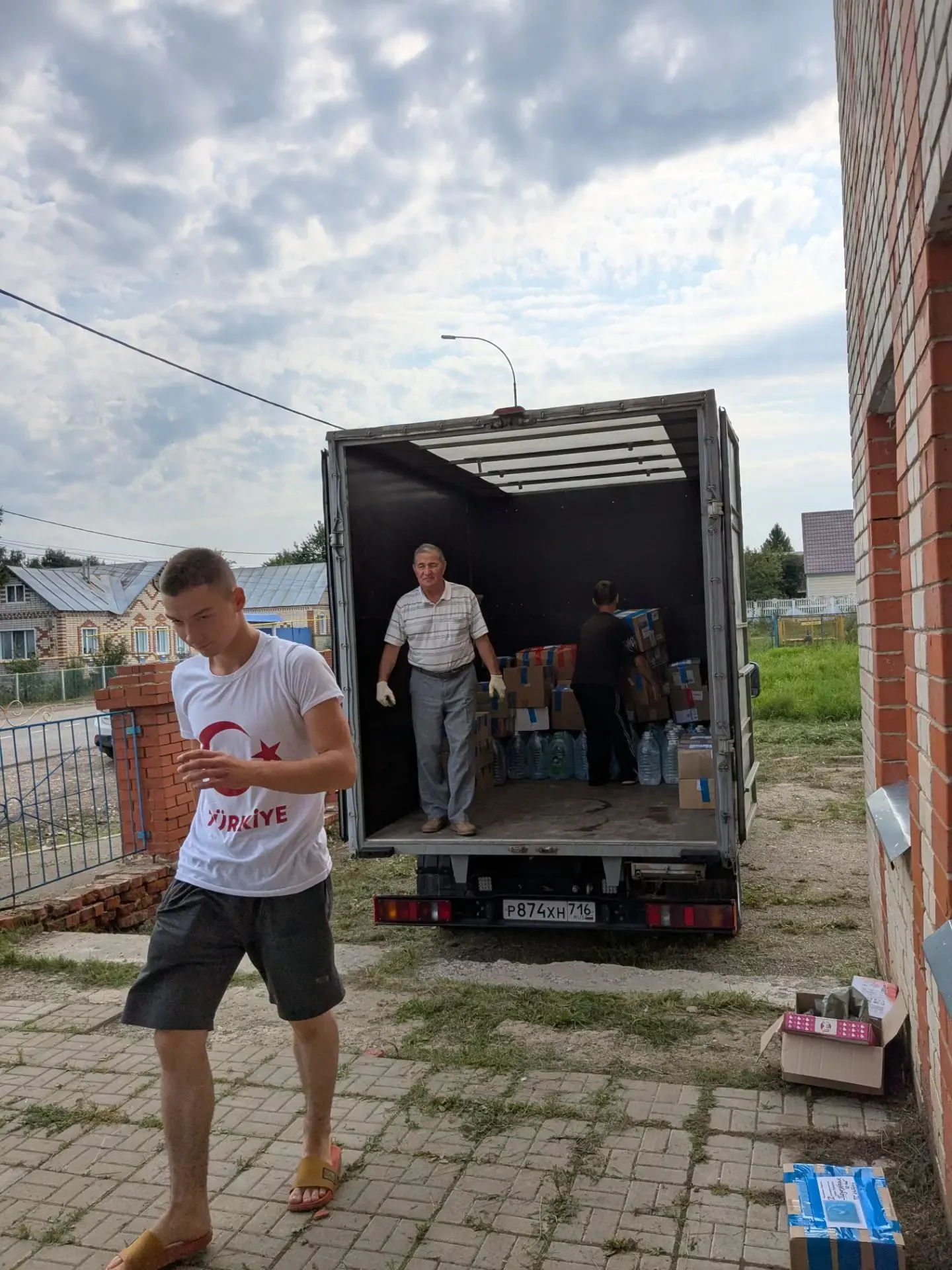142-я партия гуманитарной помощи отправлена на фронт из села Нурлаты