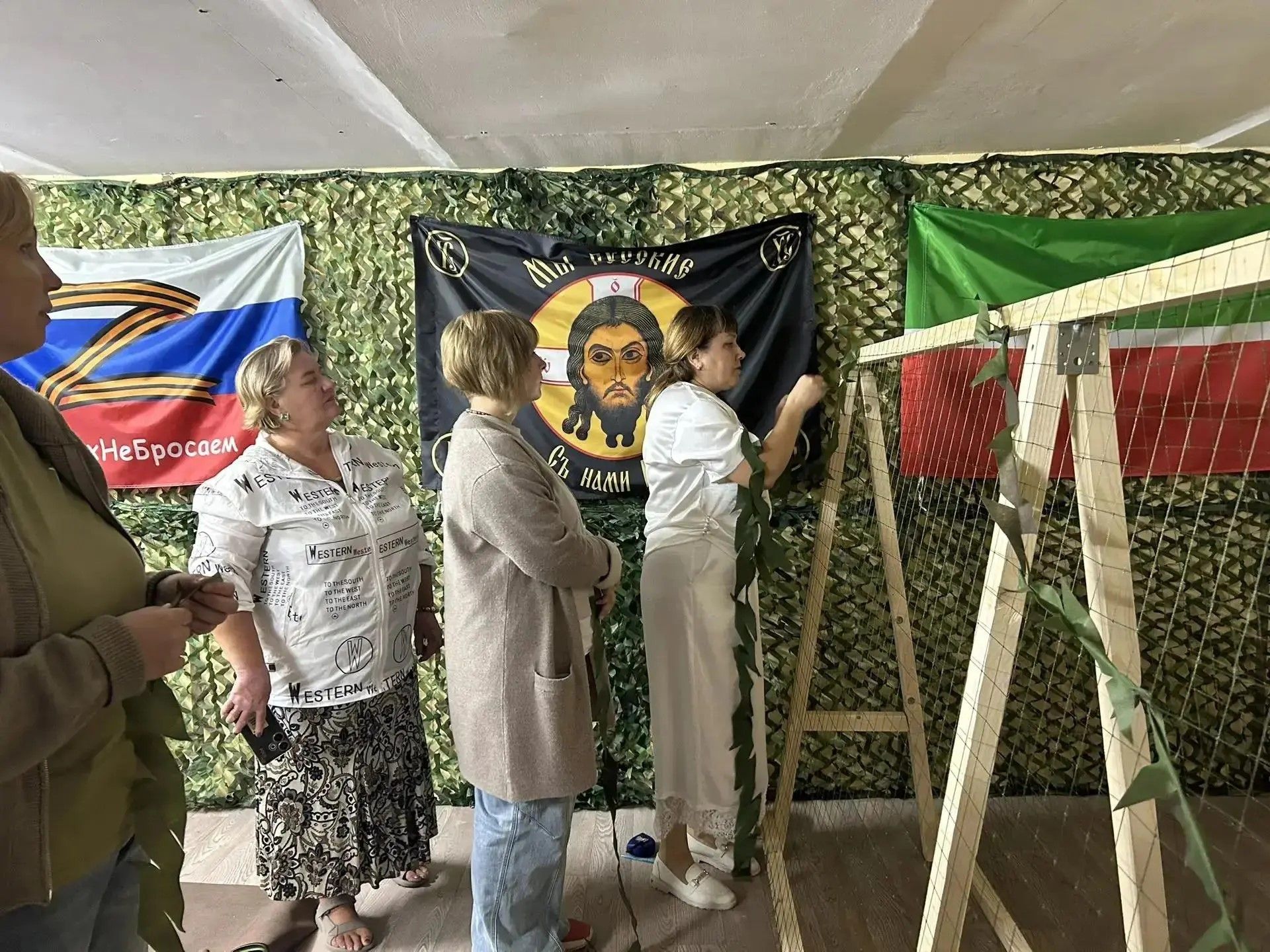 Команда «СВОих не бросаем» поделилась знаниями с «Молодой гвардией»