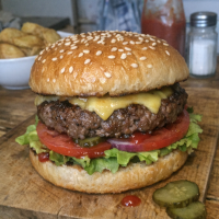 Домашний бургер с говяжьей котлетой: лучше, чем в любом фастфуде