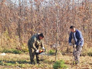 Пограничники совместно со школьниками Зеленодольска расчистили футбольное поле