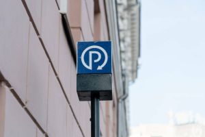 Количество платных парковок в Казани увеличат на 1,6 тыс. мест