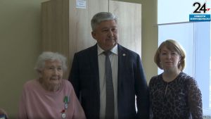 Глава Зеленодольского района Михаил Афанасьев посетил Лидию Удовенко, 99-летнюю узницу концлагеря