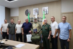 Глава Зеленодольского района встретился с участником СВО Рустемом Хамидовым