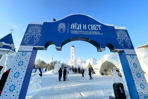 Ледяные ангелы и снежные храмы будут радовать гостей до праздника Крещения