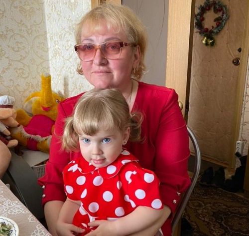 Замечательные фотографии присылают зеленодольцы на конкурсы «А ну-ка, бабушки! и «Маленькое счастье»