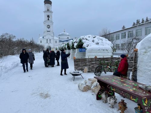 В Раифе открылся Рождественский ледовый фестиваль