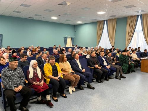 Шаг за шагом решают важные задачи по благоустройству в Кугушево и Нурлатах. Стартовали отчетные сессии Зеленодольского района