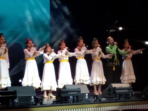 «Za наших!»: Энтузиасты помогают фронту музыкой и денежными средствами