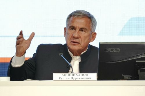Рустам Минниханов поручил организовать мероприятия в честь Дня народного единства на высоком уровне