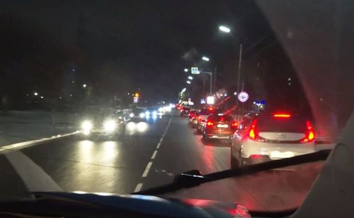 В Зеленодольске участились случаи, когда машинам скорой помощи с сиреной и включенными проблесковыми маячками не уступают дорогу