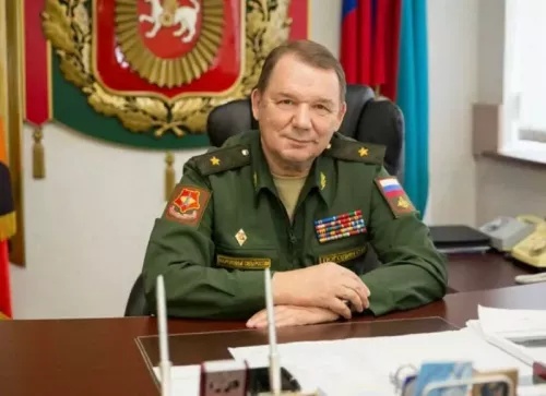 Военный комиссар Республики Татарстан, Сергей Погодин, передал поздравления ветеранам военной службы в честь профессионального праздника
