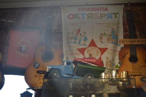 Рок-н-ролл с ностальгией. О чем вспоминает 7 ноября директор казанского Музея соцбыта Рустем Валиахметов
