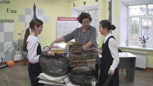 «Бумбатл»  шагает по Зеленодольску. Зеленодольские учебные учреждения приняли участие во всероссийской акции по сбору макулатуры