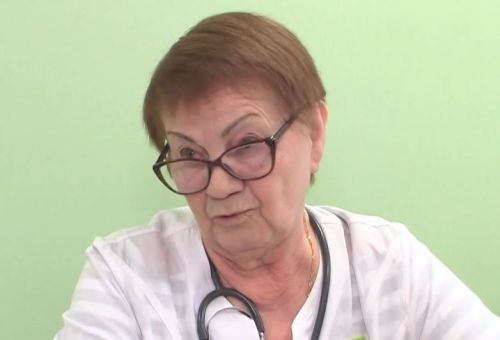Заведующая педиатрическим отделением Луиза Гильманова уже 50 лет заботится о здоровье юных пациентов
