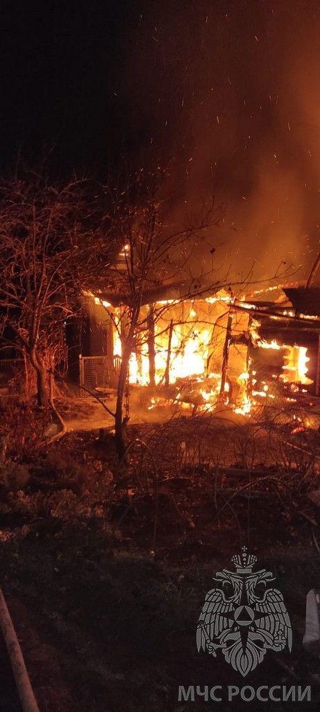 В поселке Октябрьский Зеленодольского района от огня пострадало 6 дачных строений