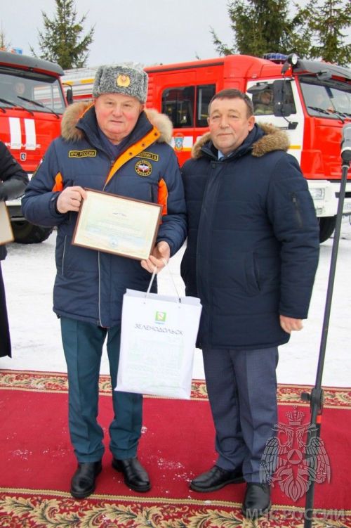 В Зеленодольском гарнизоне провели торжественную церемонию принятия присяги и проводили на пенсию руководителя гарнизона Зуфара Халиуллина