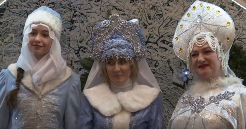 В ЦКиНТ им.Горького сказки нарасхват: сразу три Снегурочки собрались здесь, чтобы поделиться праздничным настроением