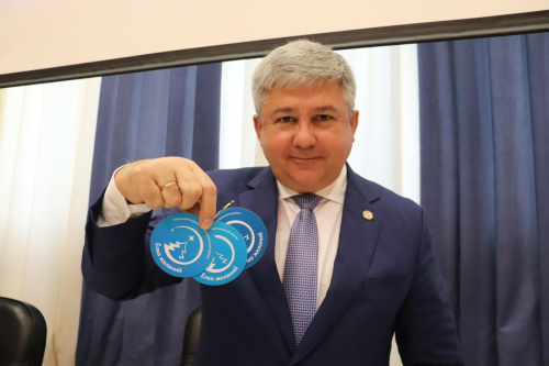 «Ёлка желаний». Руководители исполняют мечты малышей