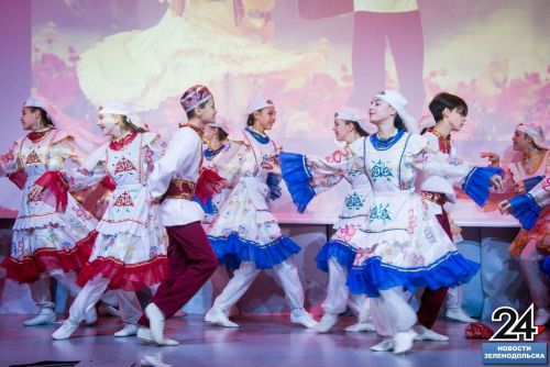 Красочный концерт, посвящённый Дню матери, прошел в Центре культурного развития